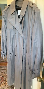 Vintage London Fog Gray trench coat Size 40R Double Breasted Zip Line Epaulettes - Picture 1 of 18