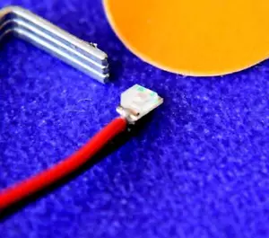 YMHH0805OR 20pcs ORANGE 0.6mm Cableado Pre-soldado SMD Led Modelo DIY - Imagen 1 de 1
