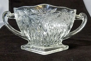Vintage Glass Diamond Shape Floral Footed Sugar Bowl with Double Handles #1382 - Bild 1 von 6