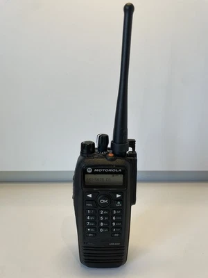 MOTOROLA XPR6550, UHF, 4W, 1000 CH, DIGITAL, New Battery,  New Antenna, Program - Image 1 of 4