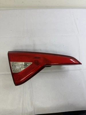 15 16 17 HYUNDAI SONATA REAR LEFT INNER TAILGATE TAILLIGHT OEM 92403C2000 - Image 1 of 4