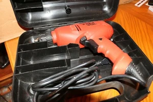 B&D TALADRO ELÉCTRICO BLACK AND DECKER DR201 3/8" 5A 1350RPM CON ESTUCHE - Imagen 1 de 4