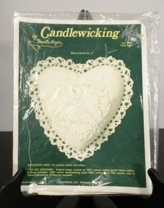 Vintage "Candlewicking by Needle Magic" Pillow Kit / #310 "Tulip Heart" - Picture 1 of 12