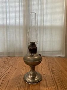 Antique NAUGATUCK  Kerosene Oil Lamp 1890 - Picture 1 of 12