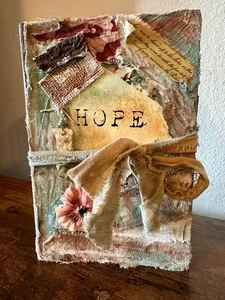 Junk Journal Handarbeit mit Taschen Perlen Umschläge Karten Bilder Blanko Seiten, 50+- Seiten - Bild 1 von 15