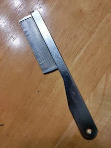 Peine de metal Twinco vintage para perros hecho en EE. UU. - diente fino - Imagen 1 de 4