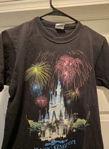Vintage Walt Disney world t shirt, Magic Kingdom, Kids Medium - Picture 1 of 6