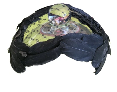 Винтажная круглая кепка 1950-х Swirl от Danciger с черными перьями + норковая шапка-таблетка - Изображение 1 из 4