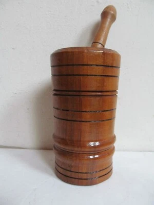 老式木制罗纹砂浆和杵 6 — 第 1/4 张图片