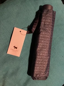 Nuevo con etiquetas Nuevo Radley Signature Logo Negro Mini Paraguas Telescópico En Bolsa - Imagen 1 de 4