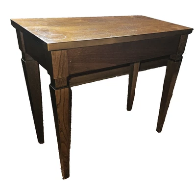 Banco de piano de madera maciza MCM vintage con almacenamiento debajo de 25” L x 13” W x 22” H Foto 1 de 4