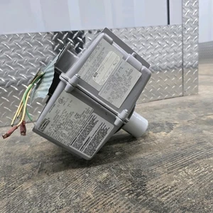 Hubbell BL-A400H8 High Bay Warehouse Light Ballast 120~277V 400W Used - Picture 1 of 10