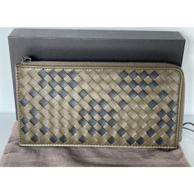 NUEVO CON ETIQUETAS $630 Bottega Veneta Intrecciato Cuero Cremallera Cartera Mostaza/Negro 566431 Foto 1 de 4