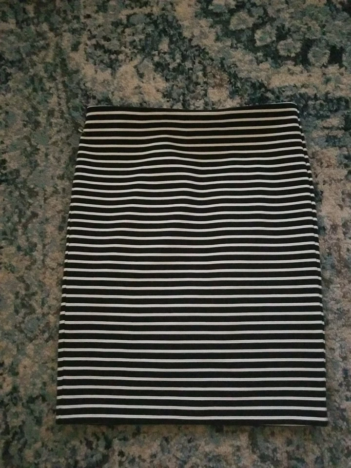 Ann Taylor LOFT Womens Skirt Pencil Black White Striped Pull On Stretch XXSP