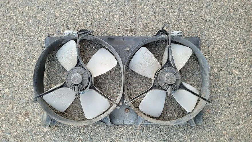 VENTILADORES DE RADIADOR IZQUIERDO Y DERECHO TOYOTA MR2 SW20 OEM 1991 1992 91 93 94 95 NO TURBO Foto 1 de 1