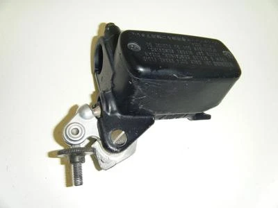 98 03 CILINDRO MAESTRO FRENO DELANTERO HONDA CBR1100 XX SUPER BLACKBIRD ST1300 VFR800 Foto 1 de 4