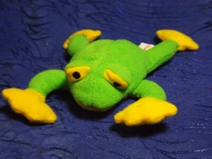 Ty Smoochy the Frog 1993 - Picture 1 of 3