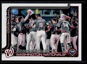 2025 Topps Gold #507 Washington Nationals - Picture 1 of 2