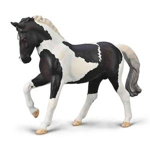 CollectA Semental de Sangre Caliente (Tobiano Negro) - Juguetes y figuras de caballos terminados a mano - Imagen 1 de 1