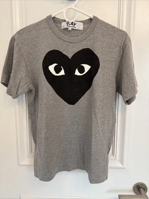 Camiseta Comme De Garçon Play Heart Foto 1 de 4
