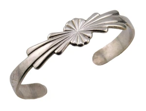 Brazalete brazalete de plata esterlina 925 con flecha de plata del suroeste patrón de estallido de estrellas - Imagen 1 de 11