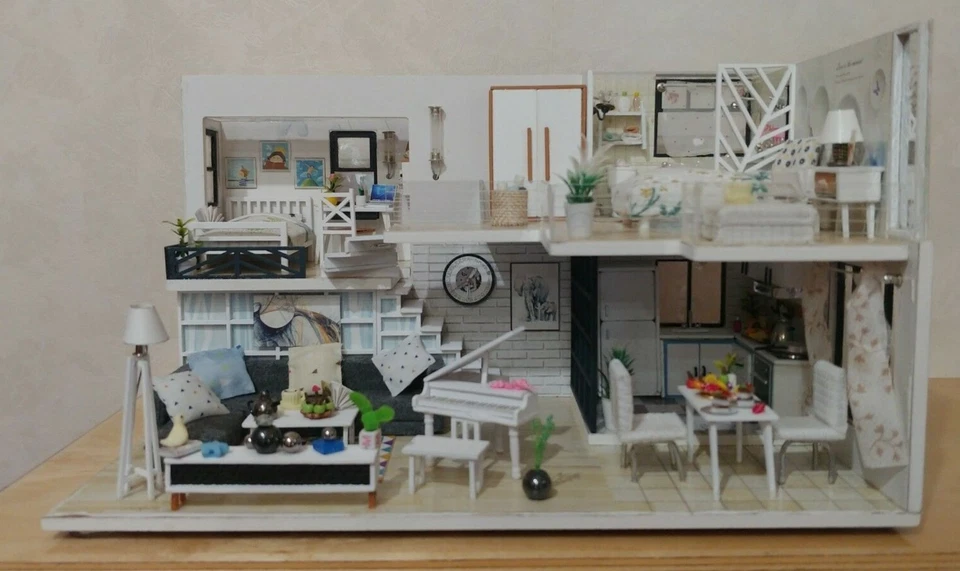 CUTEBEE 1/24 Casa Delle Bambole in miniatura Happy time custom personalizzato. - Immagine 1 di 4