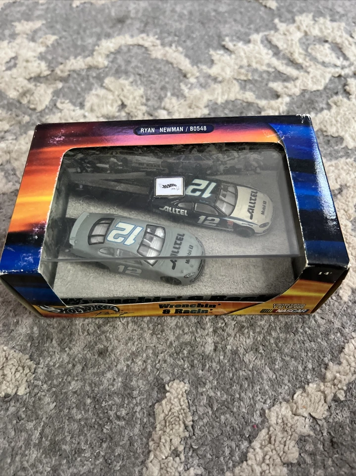 Hot Wheels Racing Wrecnchin' & Racin Ryan Newman B0548