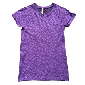 Athleta Momentum Seamless Tee Sz M Purple Printed Short Sleeve Fitted Stretch - Picture 1 of 7