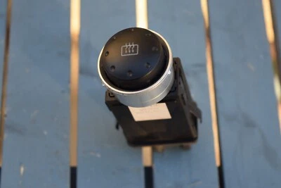 OEM 2000 2001 2002 2003 2004 2005 Audi TT Quattro Defrost Rear Mirror Button - Image 1 of 2