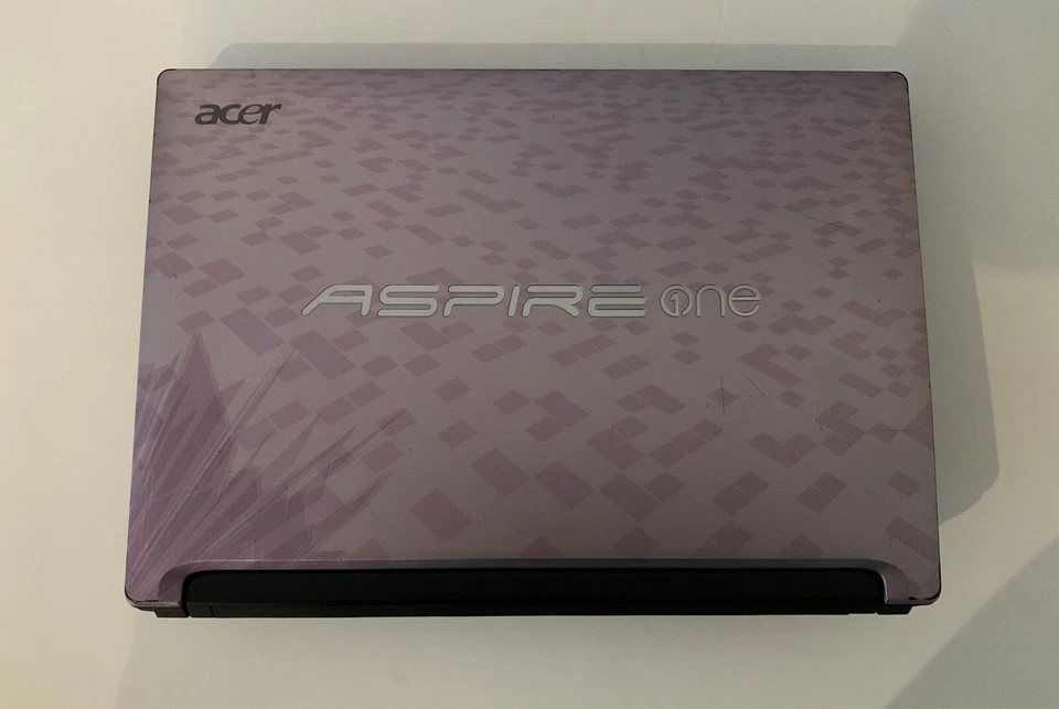 Acer Aspire One D260 10,1" 1GB RAM 160GB HDD W-S 7 / für Teile oder nicht funktionierend / - Bild 1 von 3