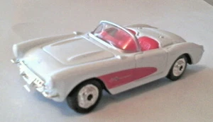 GLOBO WELLY HEAVY METAL 1:60 AUTO IN METALLO - CHEVROLET CORVETTE 1957 ART 2054 - Foto 1 di 1
