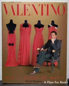 Valentino : Thirty Years of Magic by Valentino - Foto 1 di 4