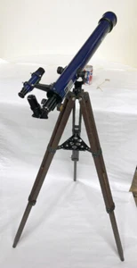 Vintage Meade 60mm Refracting Telescope And Tripod Celestial Stars Outerspace - Picture 1 of 9