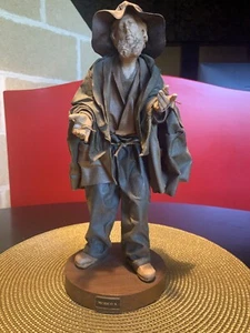 STATUA IN CARTAPESTA DEL MAESTRO SALENTINO SANTINO MERICO primi anni 80 - Foto 1 di 6