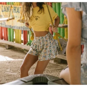 O'Neill Floral Print Shorts Elastic Waist Casual Summer Beach XXL - Picture 1 of 6