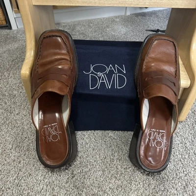 Mocasines sin cordones Joan and David Mayfair de cuero marrón coñac para mujer Foto 1 de 2