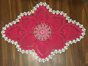 TAMS OVAL DOILY~PINKS & WHITE~APPROX.13x17 INCHES~CROCHETED~HANDMADE~VALENTINES~ - Picture 1 of 2