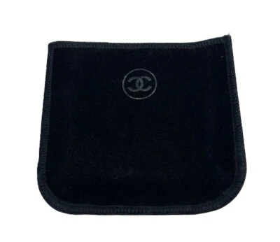 Chanel Beaute Bolsa Terciopelo Negro Mini Maquillaje Belleza Bolsa de Cosméticos Foto 1 de 4