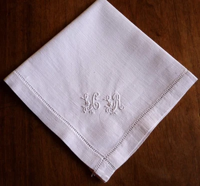 Serviette thé/Mouchoir ancien brodé en pur fil de lin monogramme fleur CR/Jour/6 - Photo 1/4