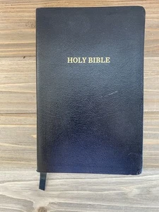 Holy Bible KJV Ultra Thin Reference Bible Cornerstone Publishers Small Print - Foto 1 di 7