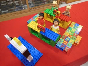 Creation set poupées DUPLO par LEGO A L ECOLE - Foto 1 di 5