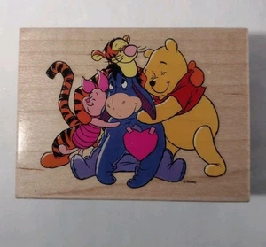 Disney Pooh Friends timbro gomma occhiello tigro maialino abbracci amore NUOVO - Foto 1 di 3