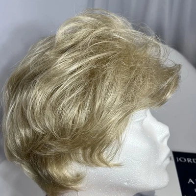 Peluca Paula Young A7014 Bruselas Color 22B Rubio Claro Ave Volumen Corto Caja Usada Foto 1 de 4