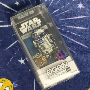 NEW Disney Parks 2022 FIGPIN #644 R2-D2 Grogu Baby Yoda Pin Limited Release LR - Picture 1 of 1