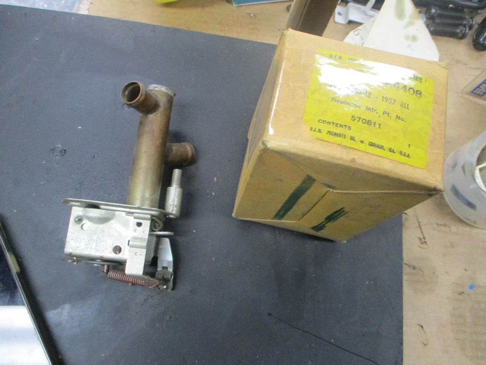 Новый из старых запасов GM 1957-1958 Oldsmobile 98 Super 88 Starfire клапан управления обогревателем Ranco H-15 - Изображение 1 из 4