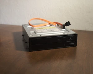 Toshiba Samsung 5.25" DVD-RW SATA Drive (TS-H653F/DEWH, Black, Used) - Picture 1 of 4