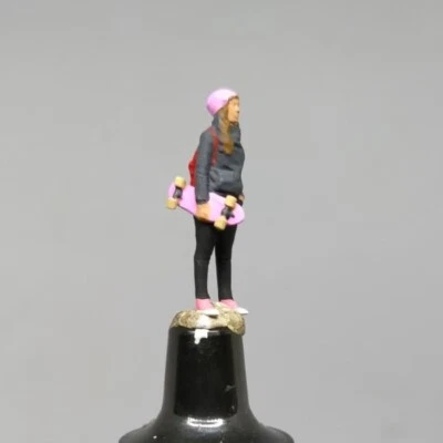 Skateboard Girl HO 1:87 figura miniatura sin precio Foto 1 de 4