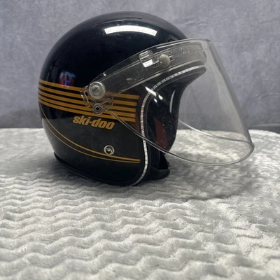 De colección 1984 Ski-Doo Moto de Nieve Casco Máscara Retro Rayas Hombre Cueva Exhibición SHCA Foto 1 de 4