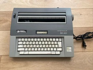 Smith Corona SD 650 Electric Typewriter w Spell Right Dictionary & Cover WORKING - Picture 1 of 4