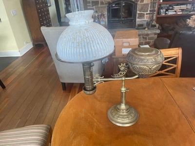 Lámpara rara para un solo estudiante "tanque aplastado o plano" todavía en aceite Foto 1 de 4